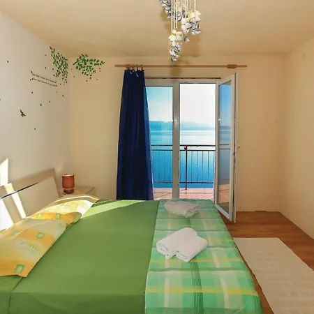 Appartement Three-bedroom In