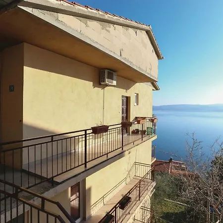 Appartement Three-bedroom In