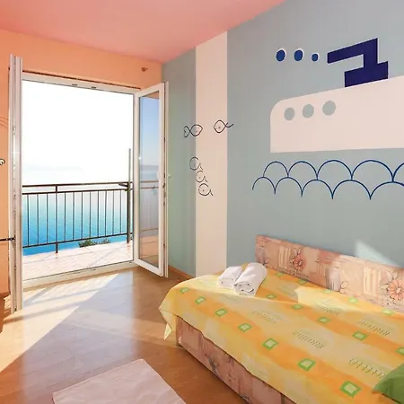 Three-bedroom In Appartement *