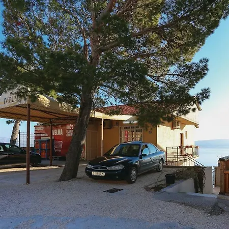 Appartement Three-bedroom In Mimice