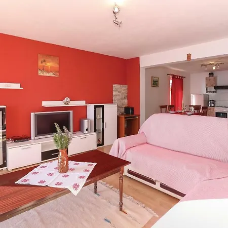 Three-bedroom In Mimice